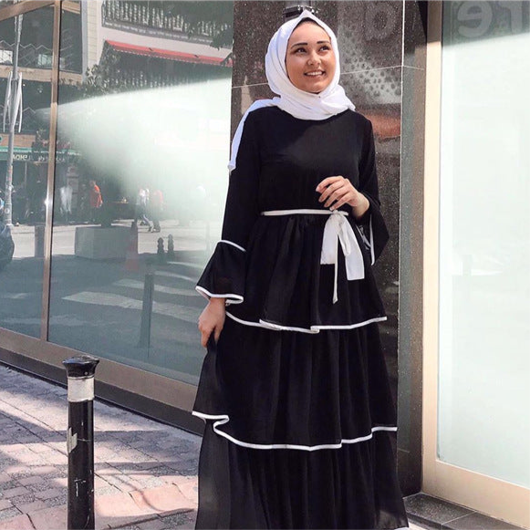 Arab fashion cake black and white with dress